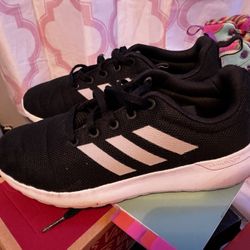 Adidas Cloud foam Size 4.5Y