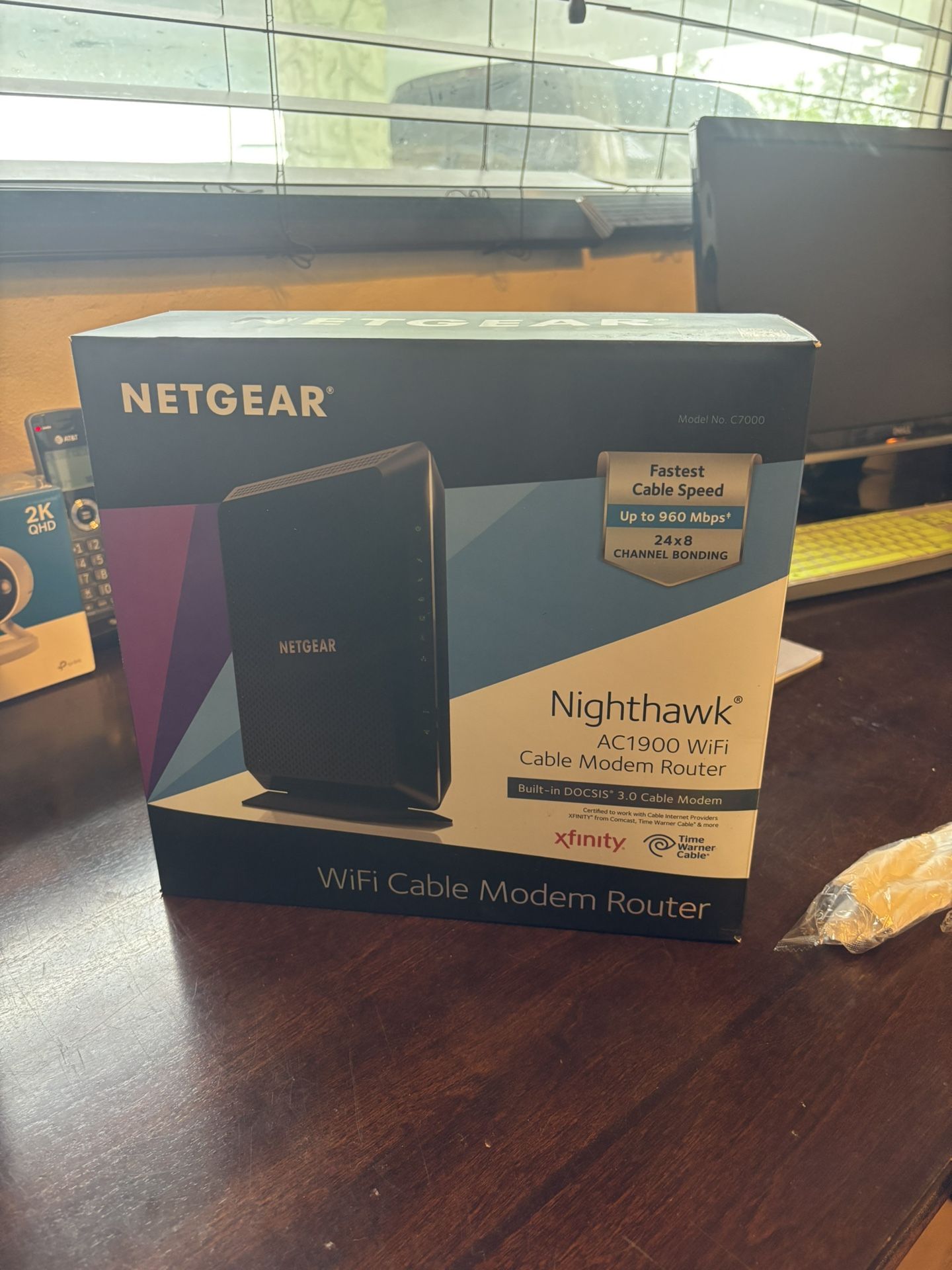 Netgear (Nighthawk AC1900 WiFi Cable Modem Router)