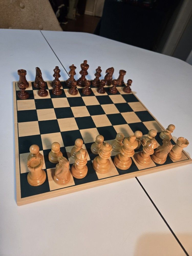 Vintage Travel Drueke Company Wooden Chess Set
