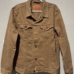 LEVI’S MEN’S DENIM TRUCKER JACKET 