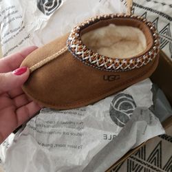 UGG Tasman Slides