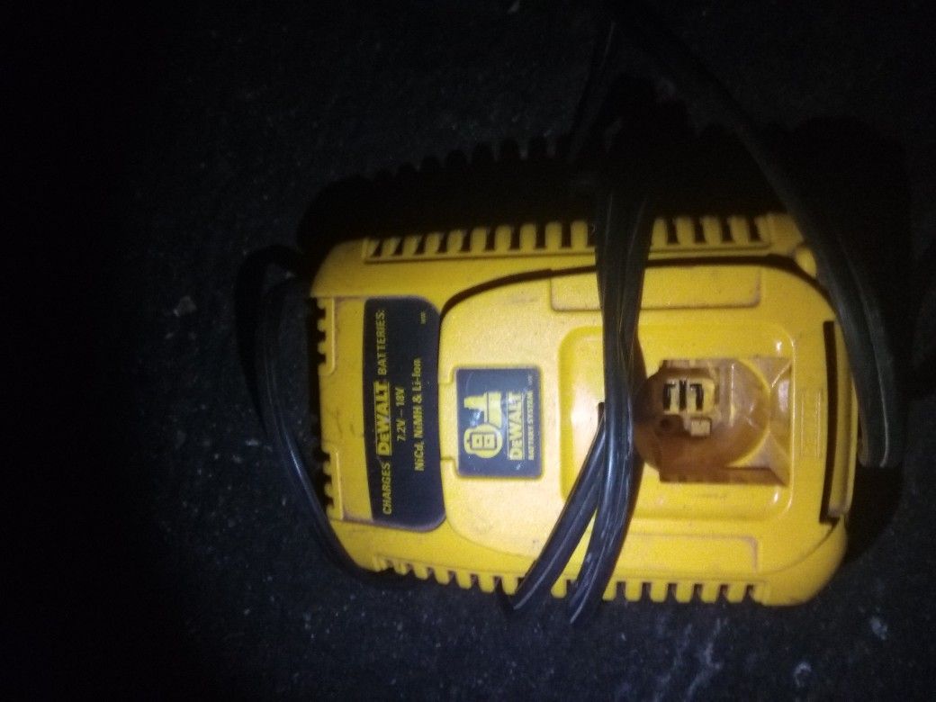 DeWalt 18V (Stick Battery) Charging Dock