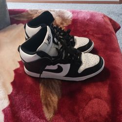 Size 8 Nike Pandas Hightop
