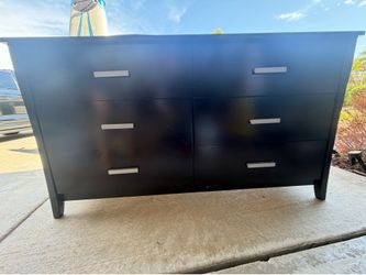 6-Drawer Brown Dresser – Great Project Piece