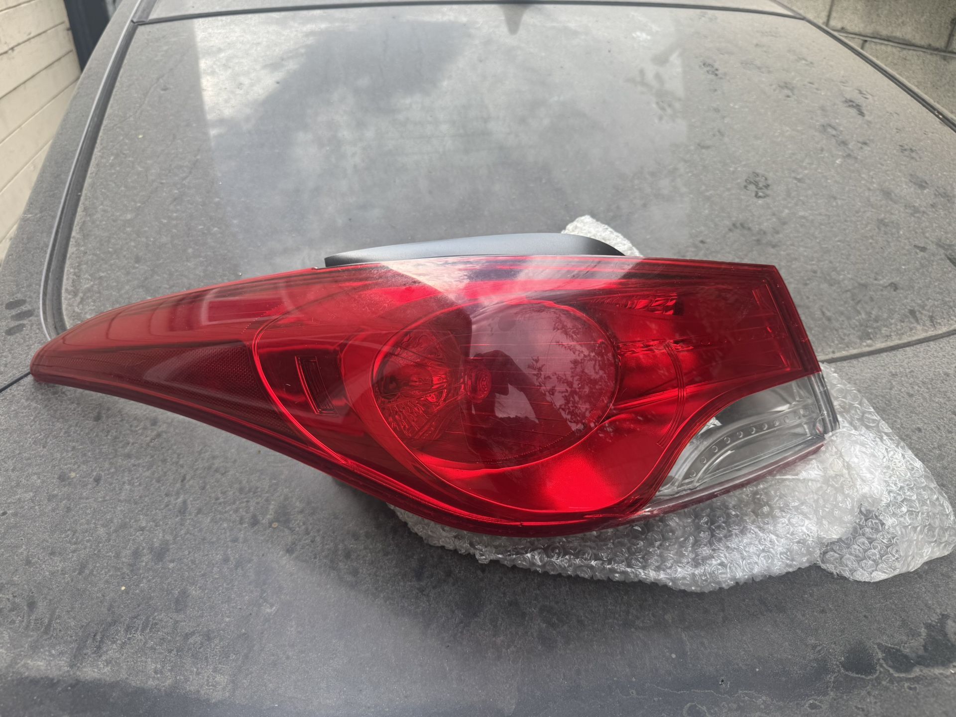 2012 Hyudai Elantra Tail Light