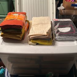 Lot of Kitchen Towels and Oven Mitts 