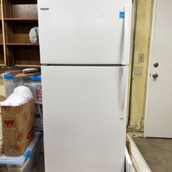 Whirlpool 30 in. 18.25 cu. ft. Top Freezer Fridge in Whitewashing 