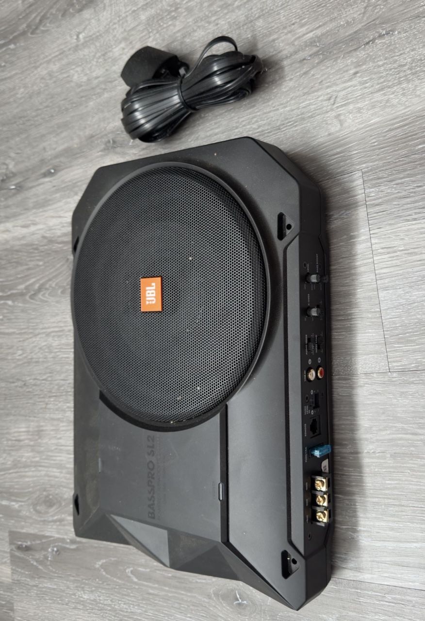 JBL BassPro SL2 8 Inch Powered Subwoofer 