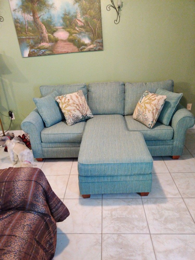 Sofa With Lounge