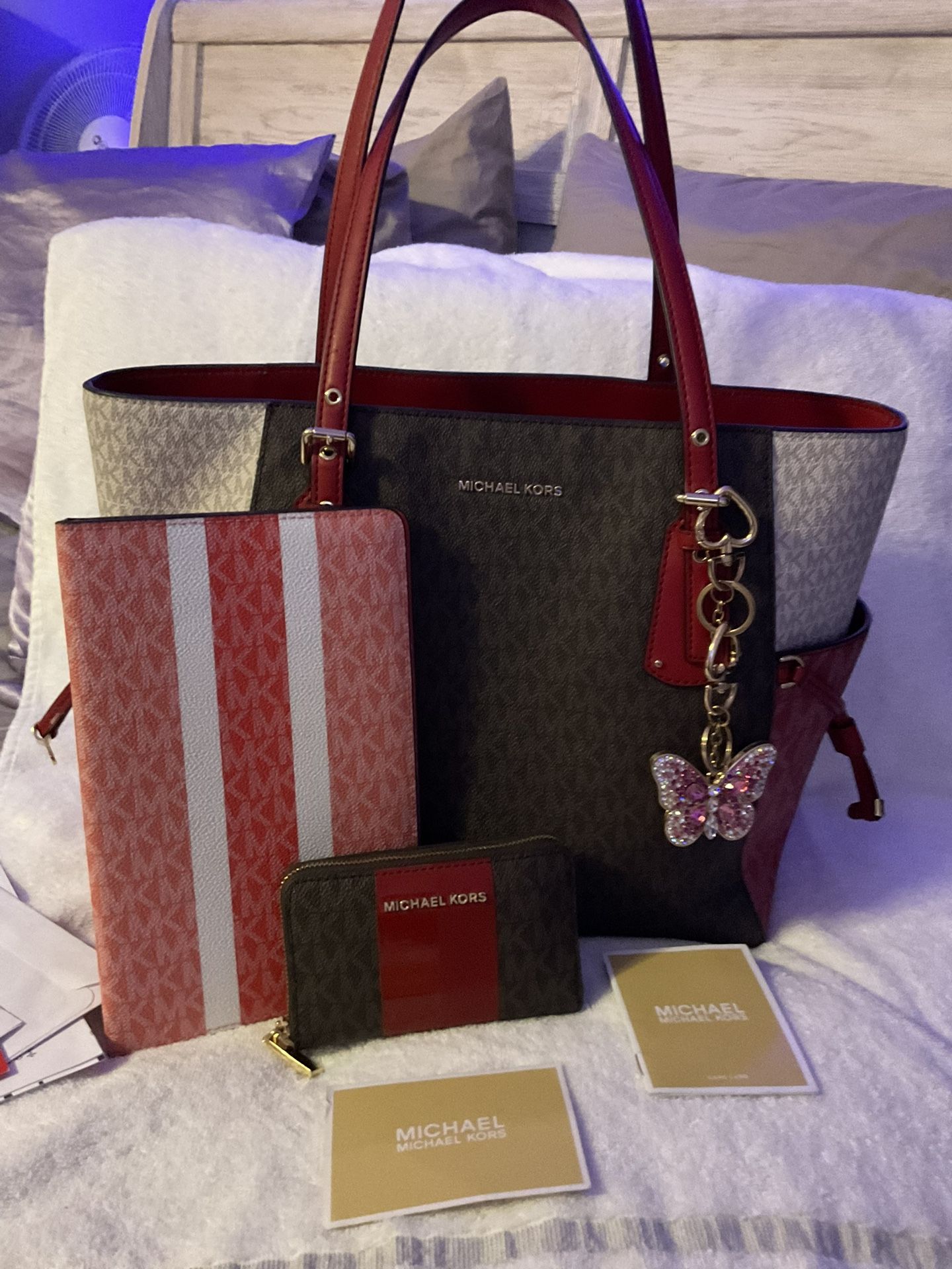 BRAND NEW W/Tags Michal Kors Large Tote Bag And Accessories