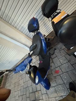 2020-2025 Peace Sports Electric Scooter – Runs/Key Works for Ignition – Needs Battery Compartment Lock Key