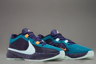 Nike Giannis Freak 5 NIGERIAN NIGHTMARE Youth Basketball shoes. Youth size 4-Like New. No box.