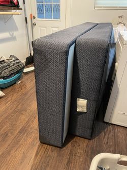 2 Box springs