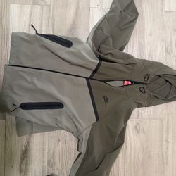 Nike Tech Windbreaker Size Medium Brand New