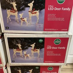 Brand New Christmas Yard Decoration 3 Piece Deer Set With 260 Clear Lights