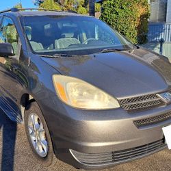 2004 Toyota Sienna