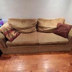 Couch set