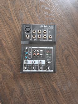 Mixer Mackie mix 5 with power supply