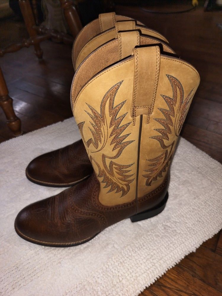 Like New ARIAT Men's Boots 9 1/2 D
