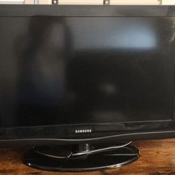 Tv & Wall Mount&2x DVD Player &Sound Bar