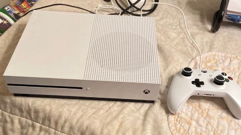 xbox one s am giving it out to bless someone who first wish me happy wedding anniversary on my cellphone number now  707^340^9916