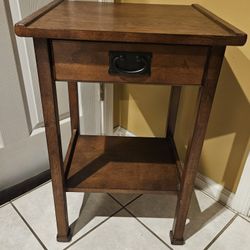ALL WOOD SIDE TABLE / NIGHT STAND