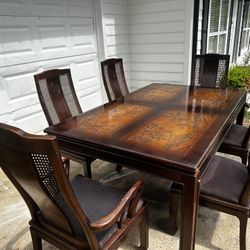  Dining Set Wiht 6 Chairs 