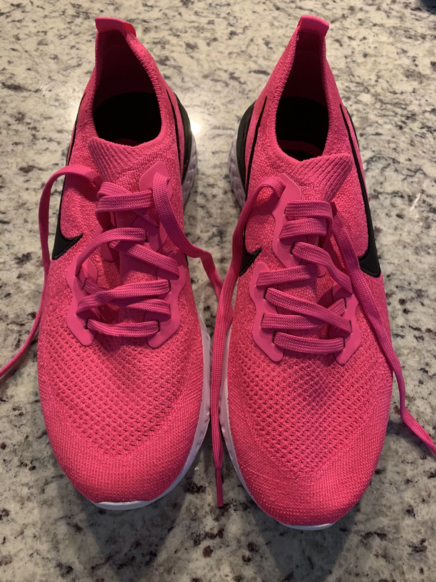 Nike hot pink size 10 women’s running shoe