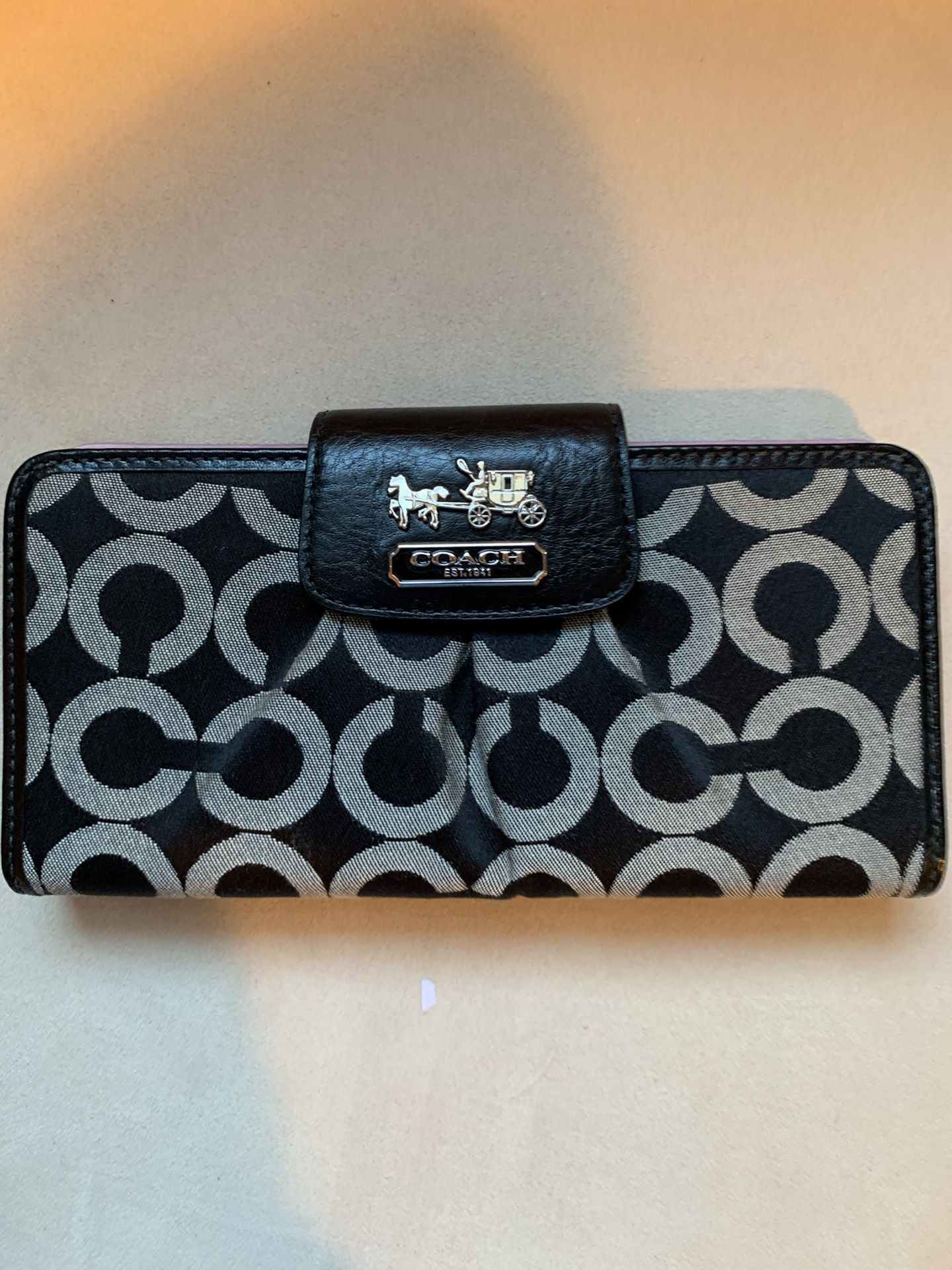 Brand new Woman’s Coach Wallet AUTHENTIC 100% real COLOR: Black/Silver