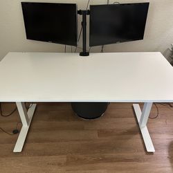 Height Adjusting Desk
