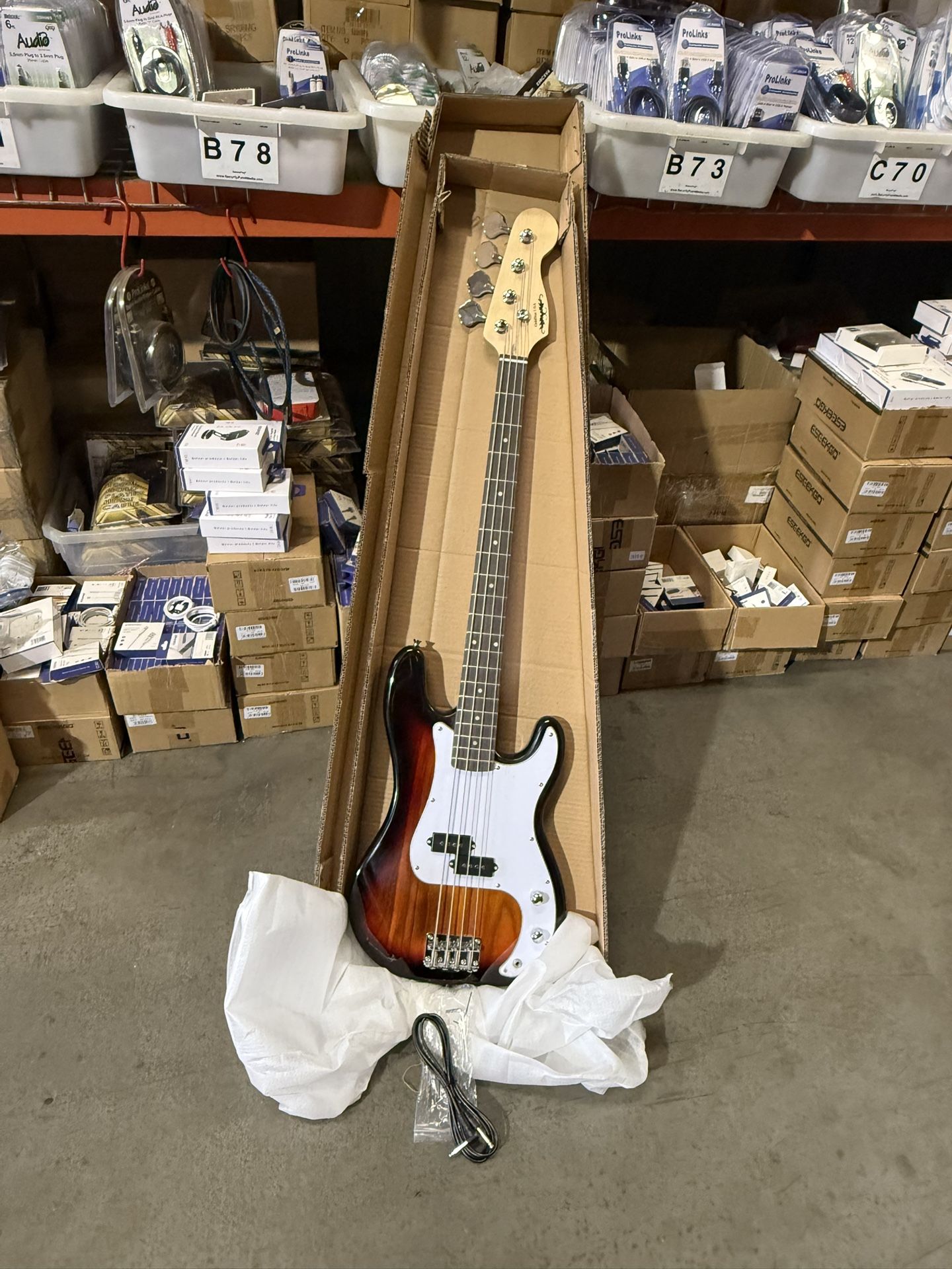 Electric Bass Guitar. 🎸. 4 Strings. New 