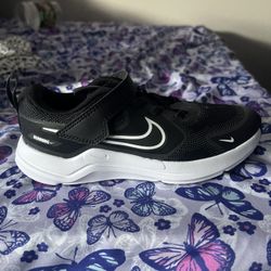 Girls Nikes 