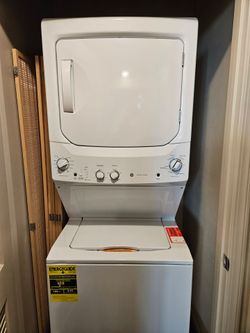 GE Wahser/Dryer for Sale due to moving.