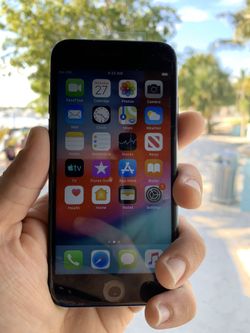 iPhone 7 32GB UNLOCKED FOR ANY CARRIER W/CHARGER