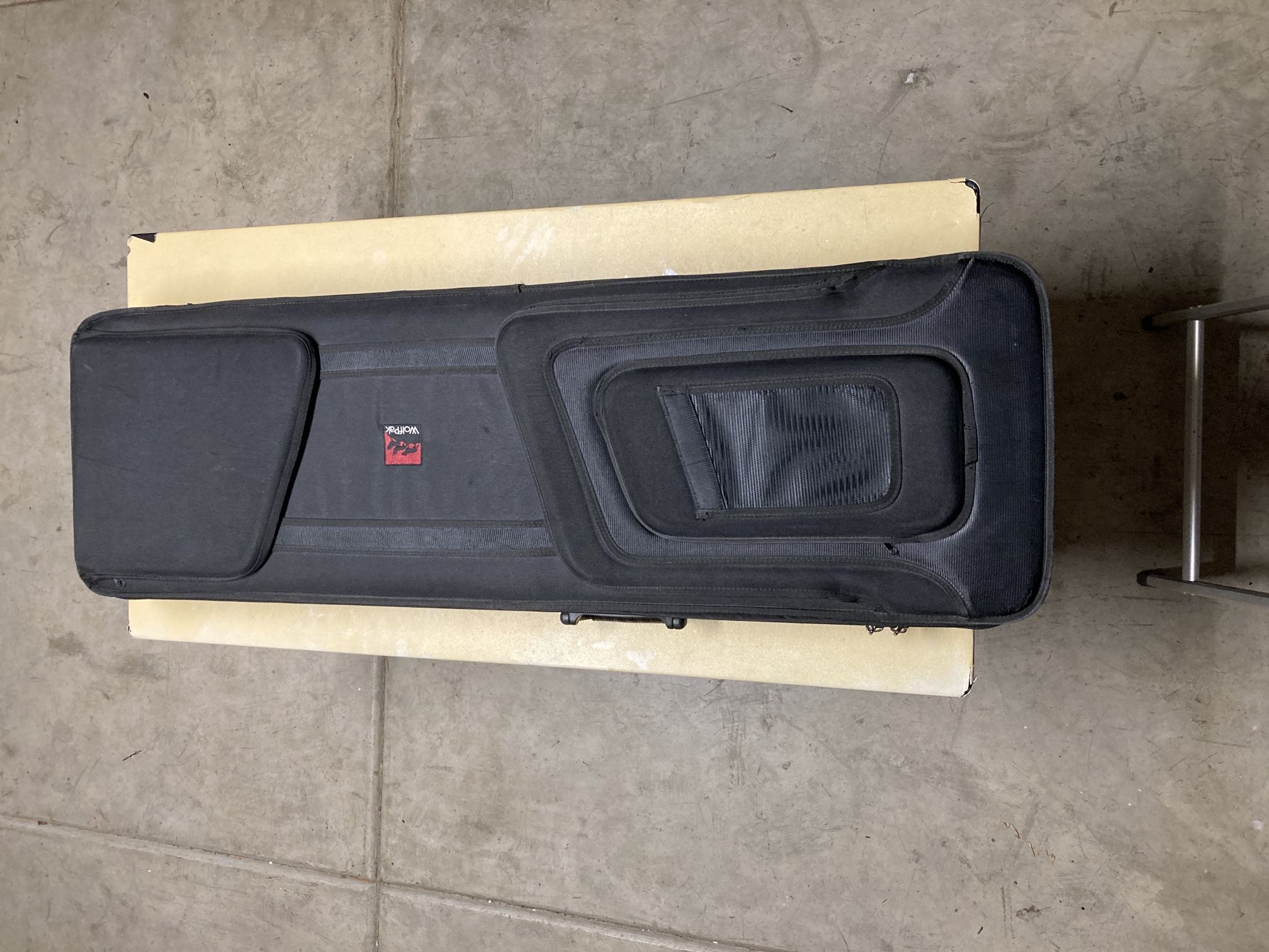 Wolfpak Semi Hard Bass Guitar Case