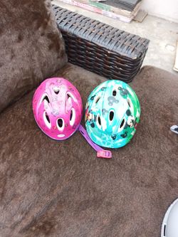 2 Helmets