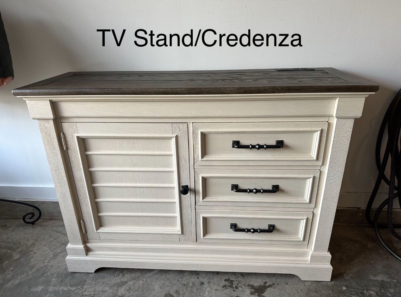 2 Piece Set TV Stand/Credenza & Coffee Table