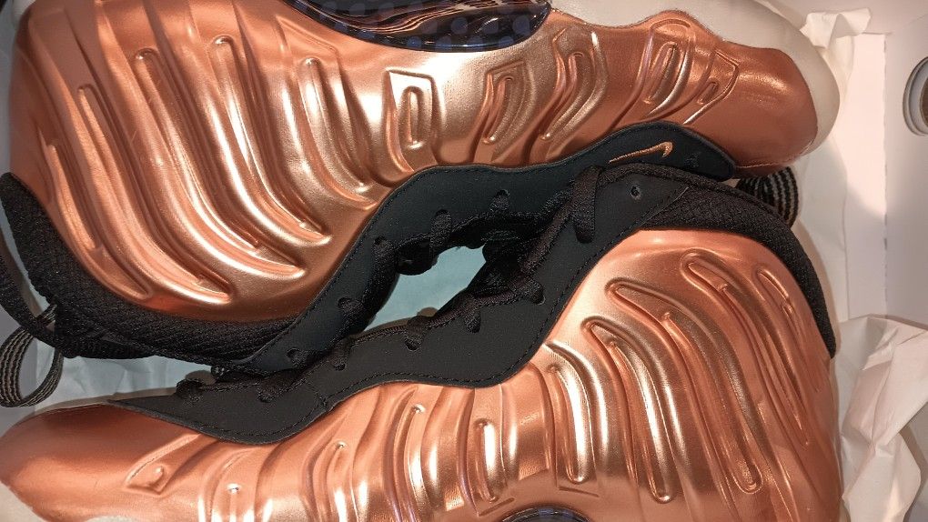 Nike Boy Size 4.5y..5y Gym Shoes