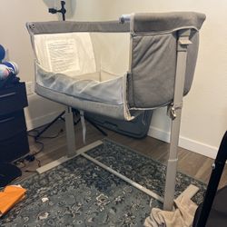 Bedside bassinet 
