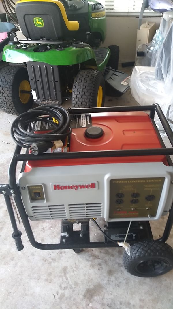 Honeywell Portable Generator 7500 420CC for Sale in LXHTCHEE GRVS, FL