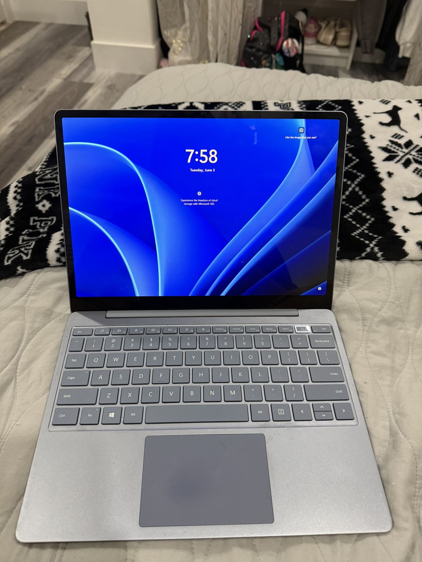 Microsoft Windows Surface Laptop