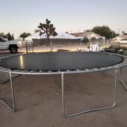 Trampoline 