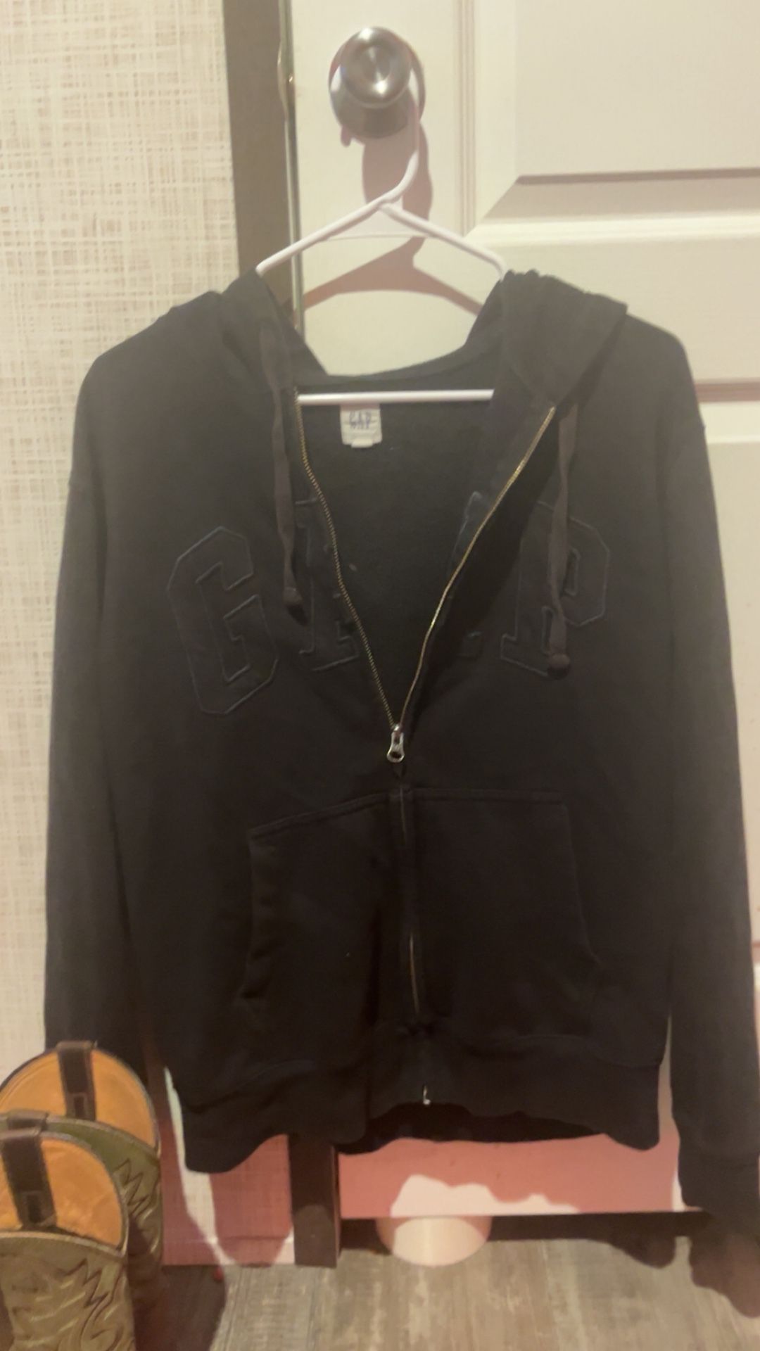 Gap zip up