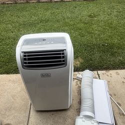 Black and Decker Portable Air Conditioner w/ Heat Pump