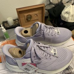 New, Skeechers Swift Fit Ladies Size 9 Med, Lavender in color.