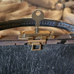 1800s doctor bag