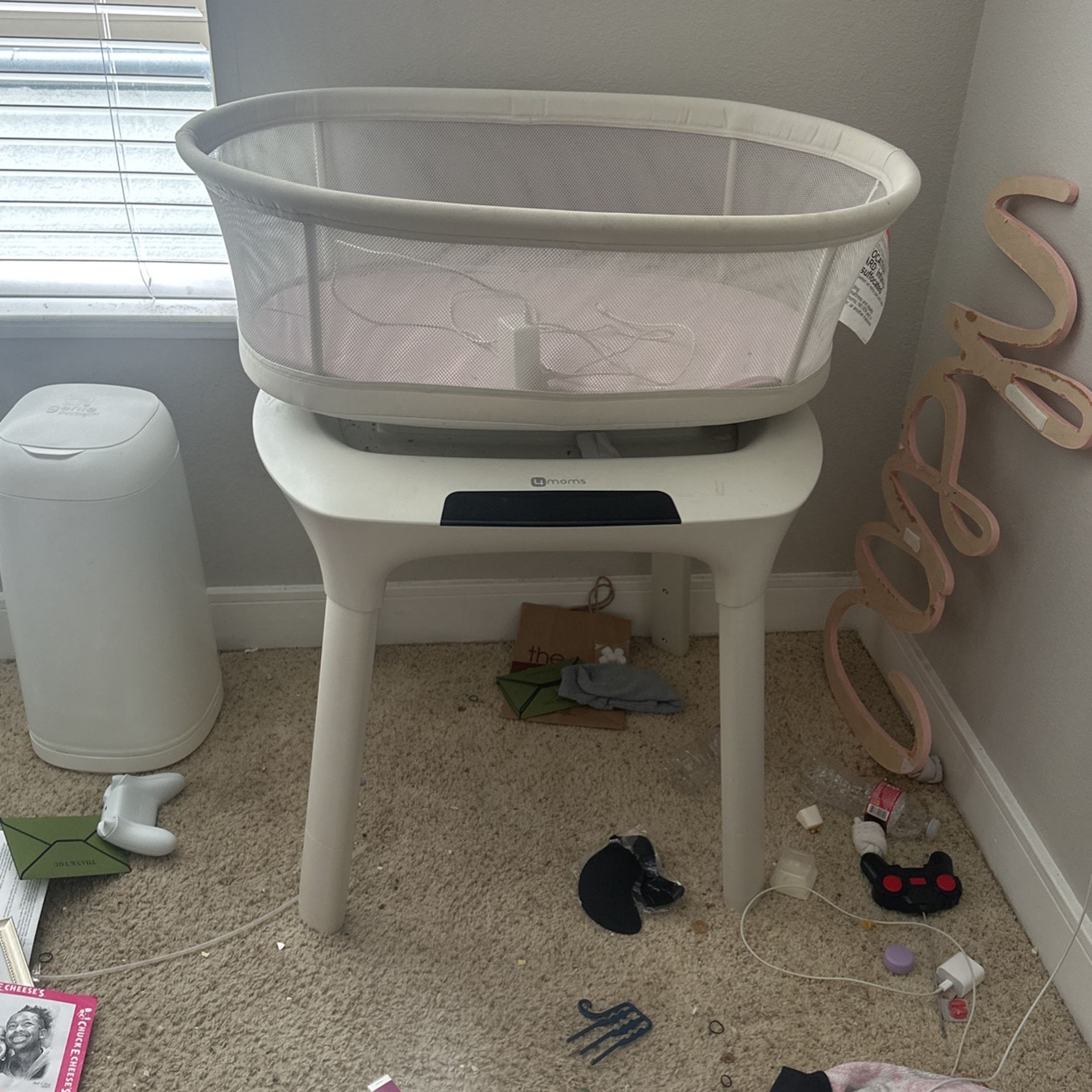 4 Moms Bassinet 