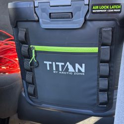 Titan  Arctic Zone Leakproof Cooler 36 Can (NEW)