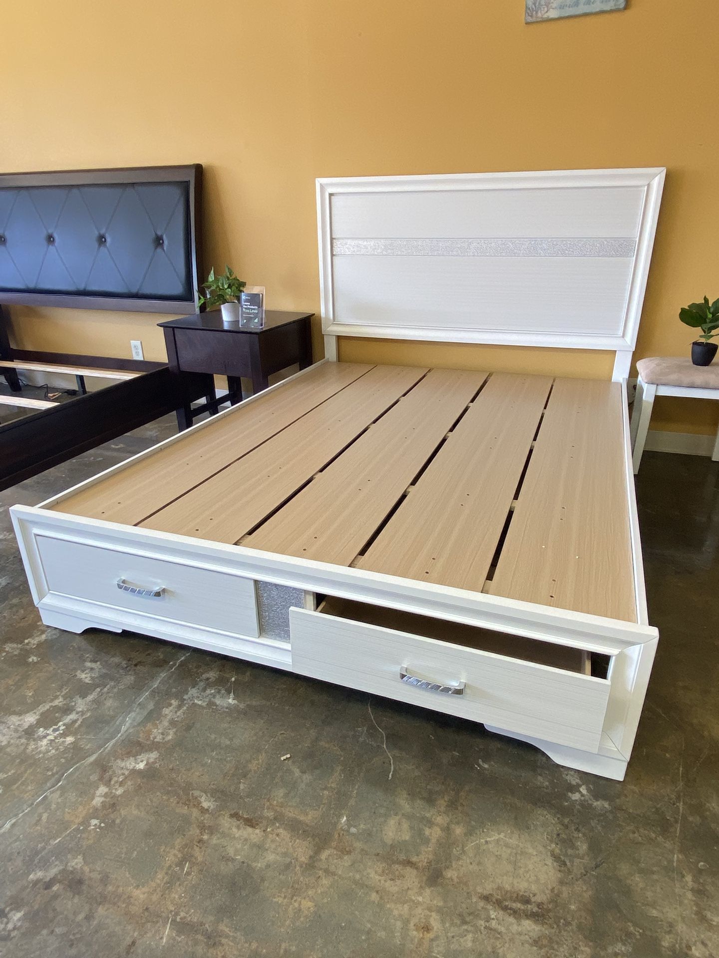 $0 Down! Queen Platform Bed Frame White