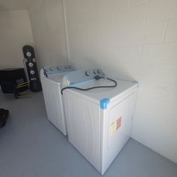 Whirlpool washer and dryer. Lavadora y secadora whirlpool